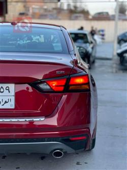 نيسان ألتيما